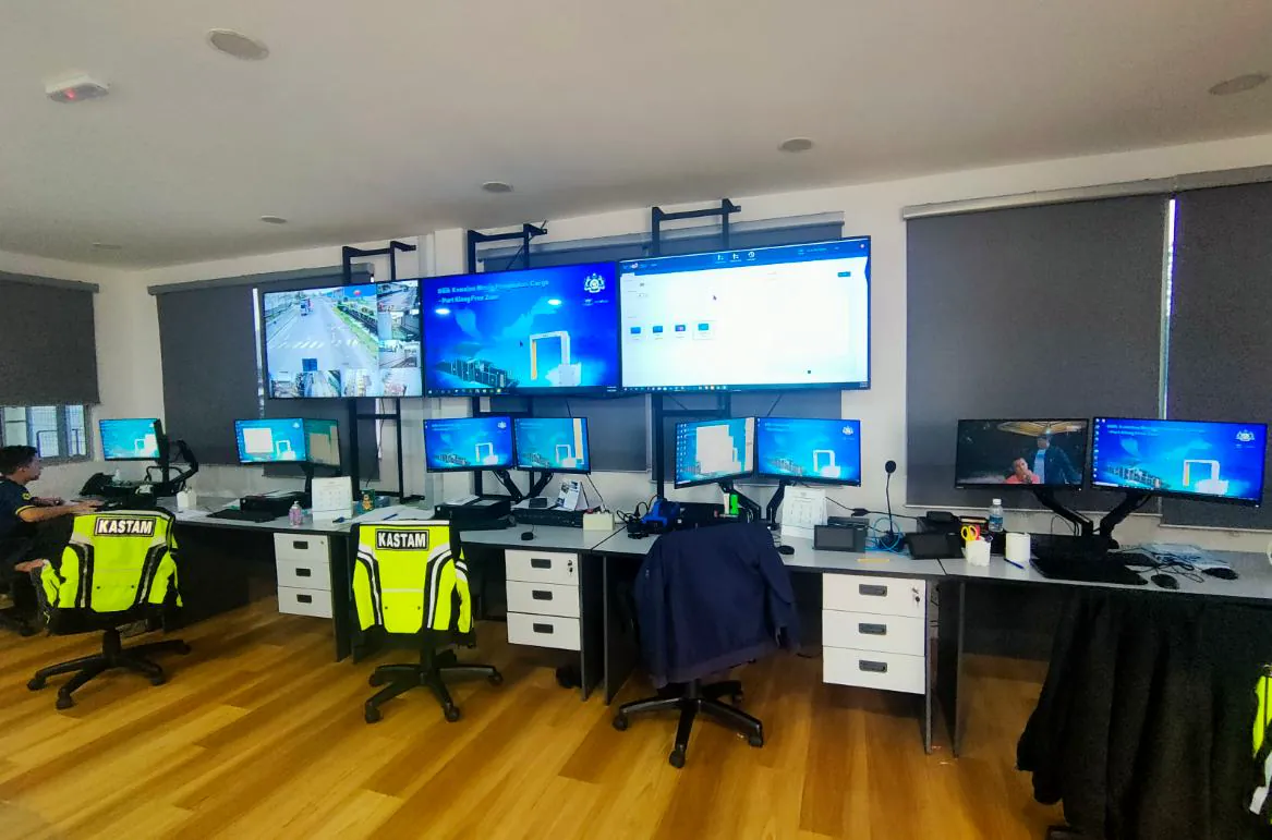 Malaysia Royal Customs Container Vehicle Inspection Project {d.common.sec.caseImage} 3