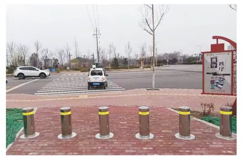 Fixed Security Bollard image 3
